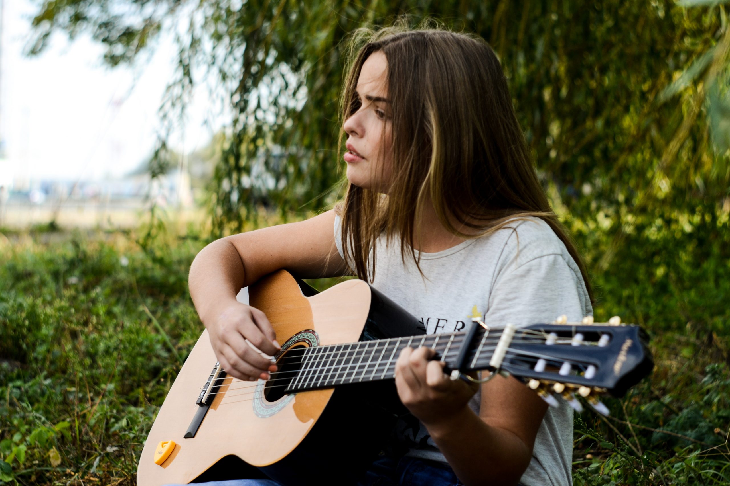 How to Pick The Perfect Song to Sing with Emotion